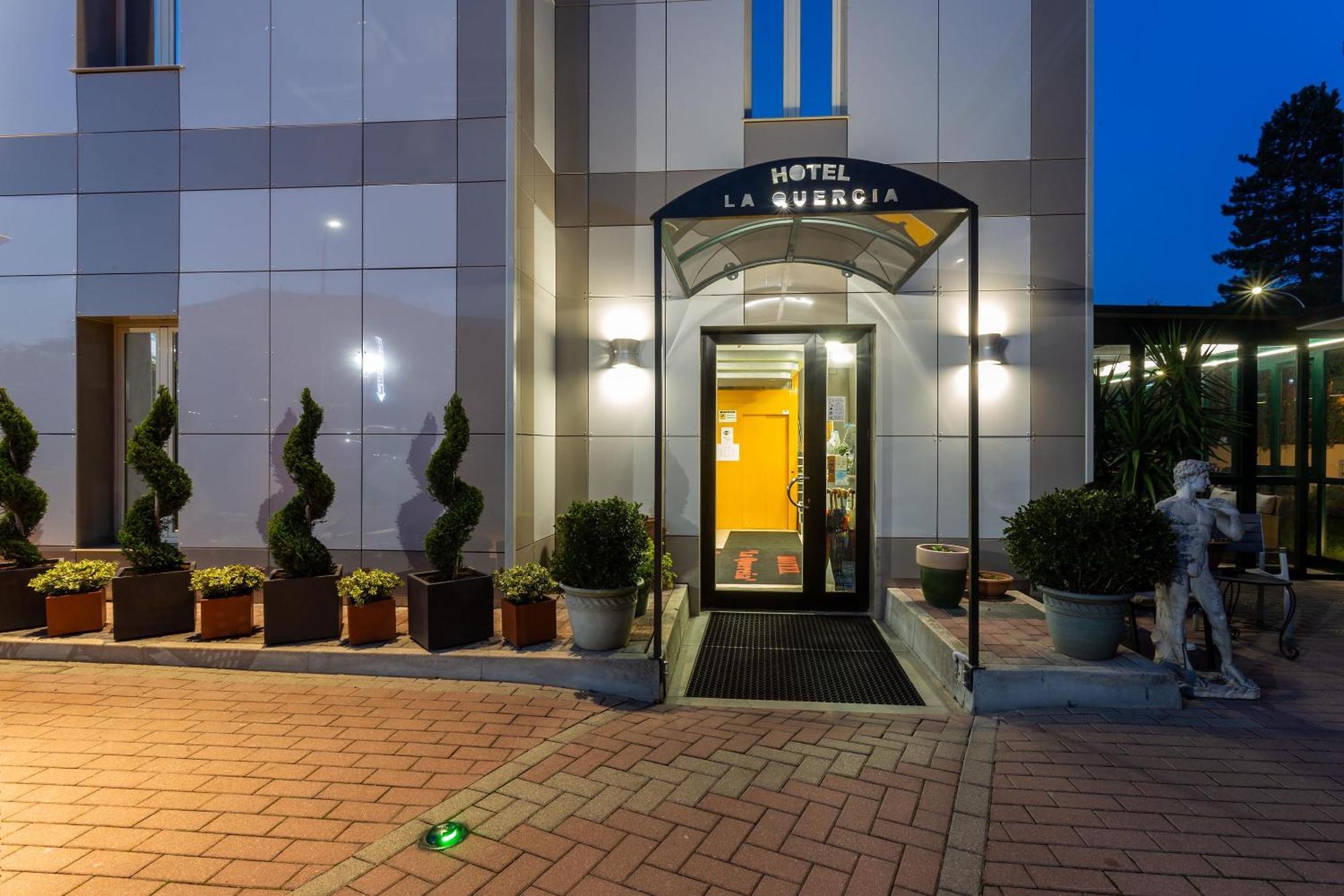 Hotel La Quercia Mozzo Exteriér fotografie